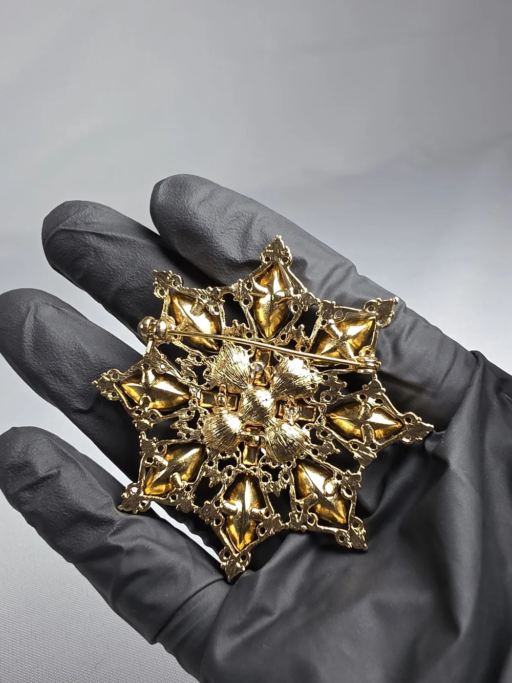 Vintage Gold Tone Amber Topaz Rhinestone Starburst Brooch Layered Filigree Pin ​